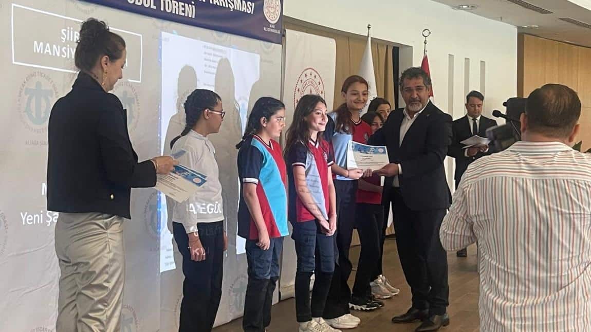 Ortaokullar arası Şiir  Yarışmasında okulumuz öğrencileri  Mansiyon Ödülü kazandılar...
